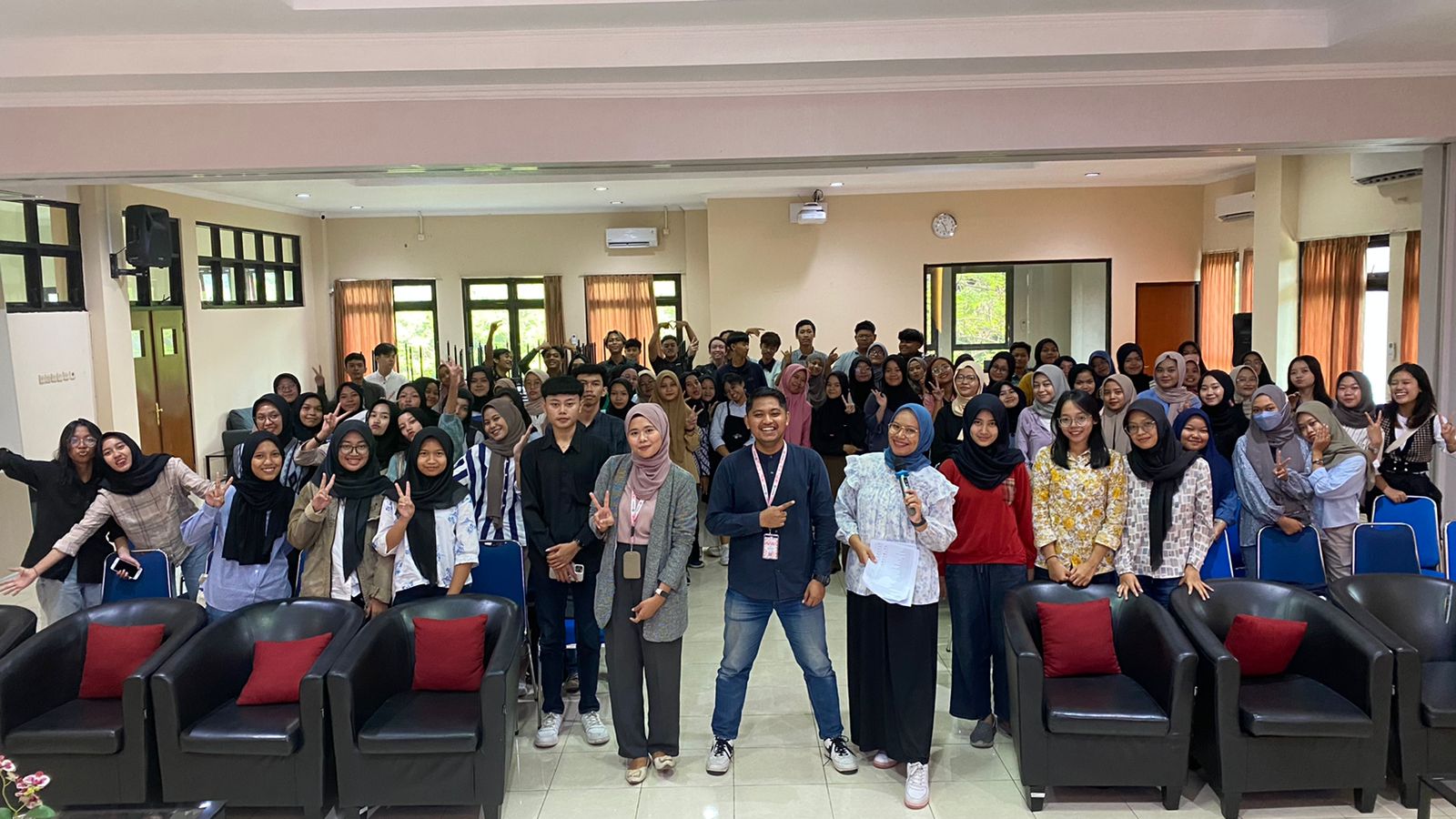 Habbie Bawakan Kuliah Praktisi Sales Management Strategy di UNS